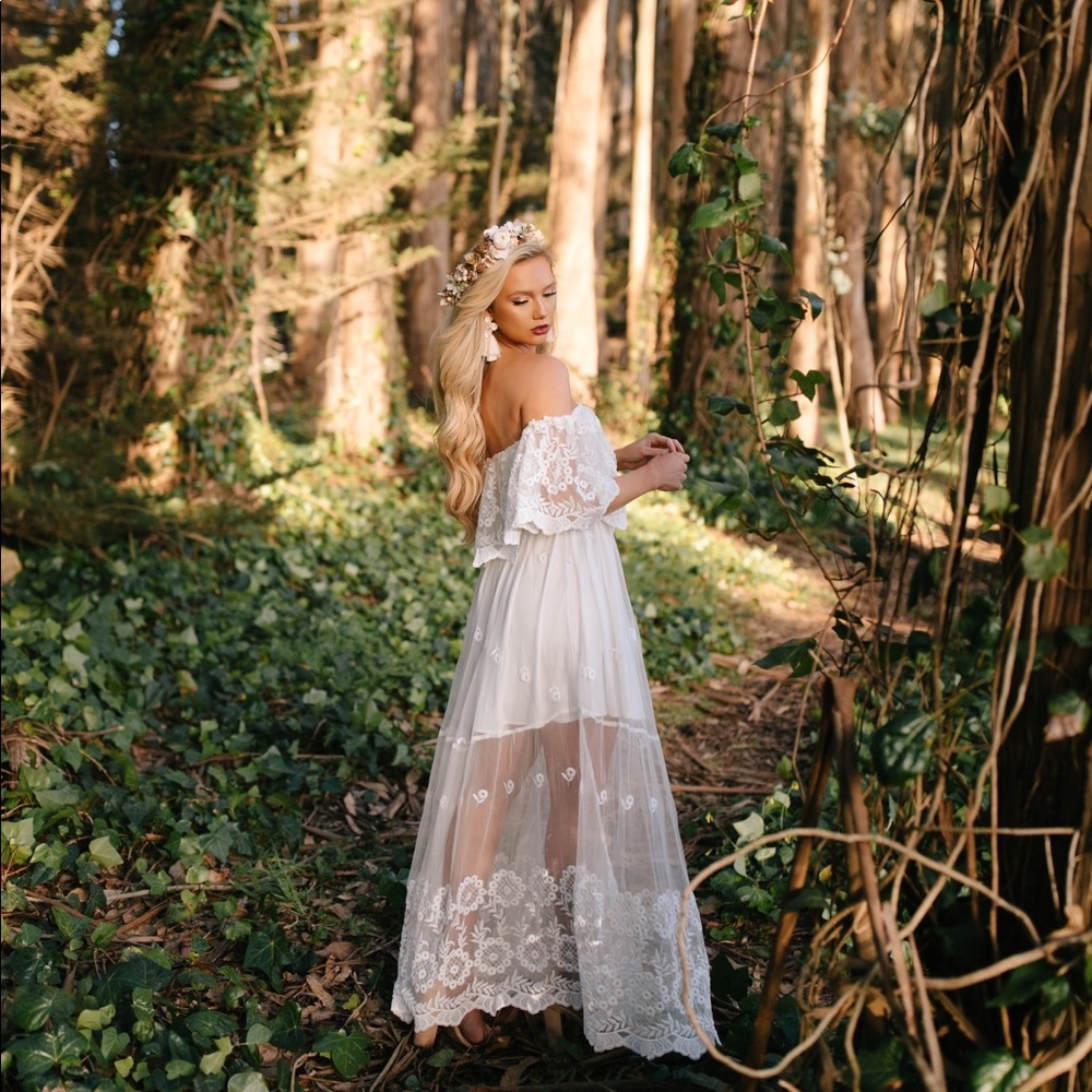L'Atiste White Lace Maxi Dress Off-the-Shoulder - Picture 5 of 10